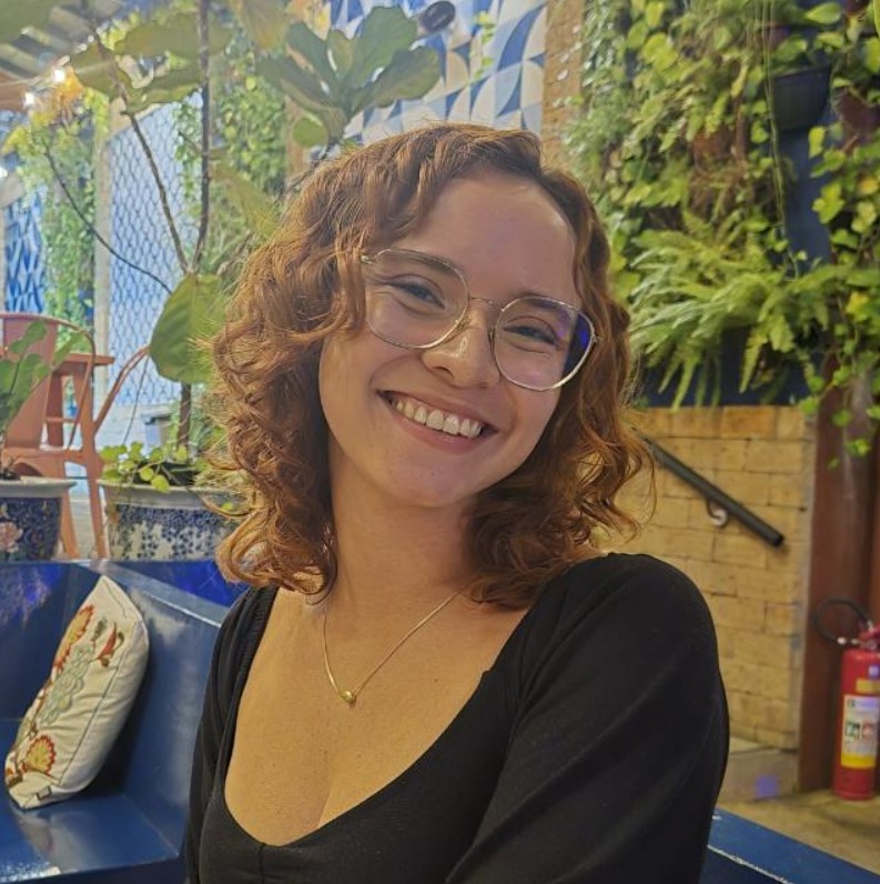 Ana Carolina, representante comercial da Clínica Saúde Psi Br